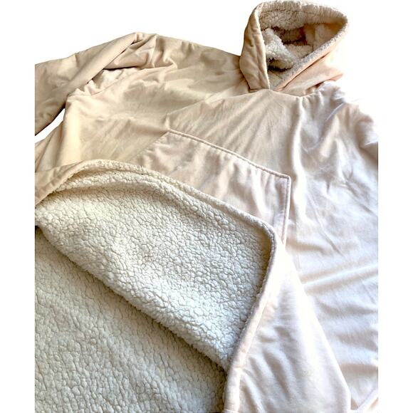 THE COMFY Original | Beige Oversized Microfiber & Sherpa Wearable Blanket - Picture 6 of 8